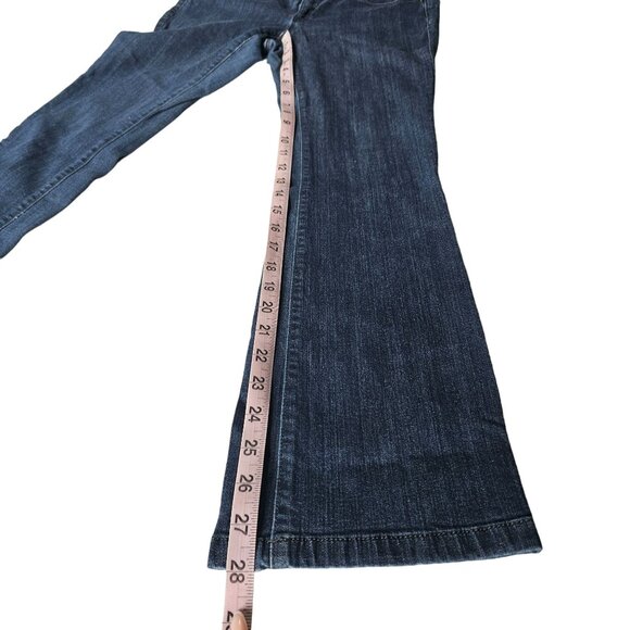 Ann Taylor Women's Jean's The Boot Modern Fit medium wash size 6P - Picture 9 of 10